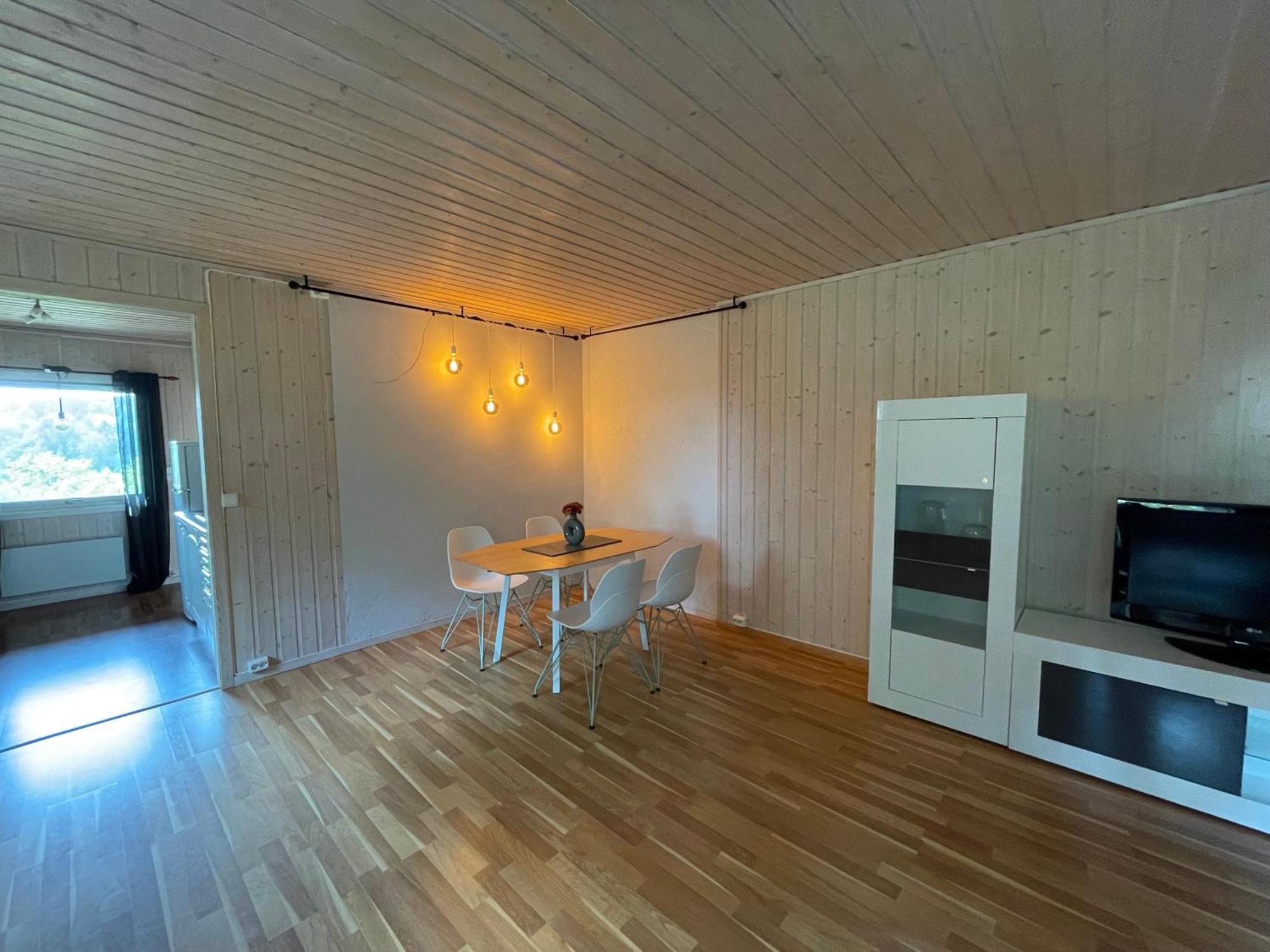 Sentral Og Romslig Leilighet Naert Senja Finnsnes Buitenkant foto